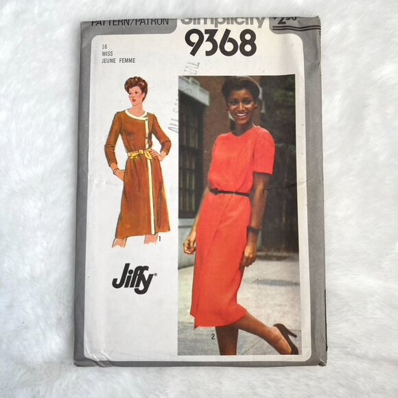 2 Simplicity Sewing Patterns - Picture 4 of 5